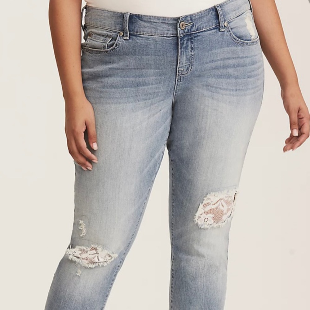 Torrid jeans short Length size 14 NEW!! - Picture 2 of 2